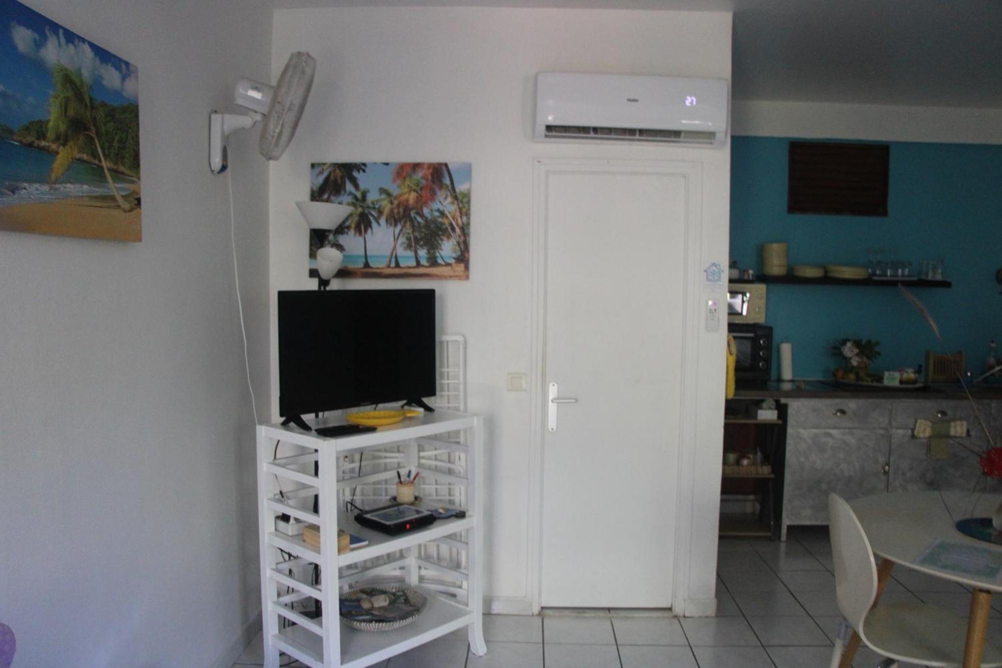 Apartamento Le Colibri Et Le Frangipanier Trinite  Exterior foto